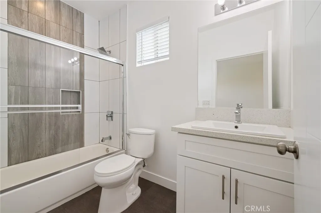 1143 Irolo Street, Los Angeles, California 90006 home-pic-28